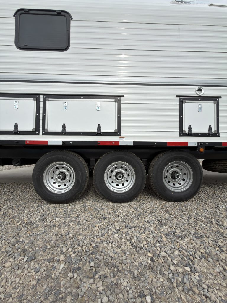 Schrauth Camp triple-axle wheels
