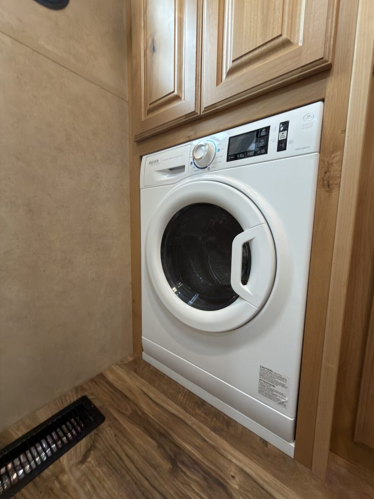 High-efficiency washer and dryer combo