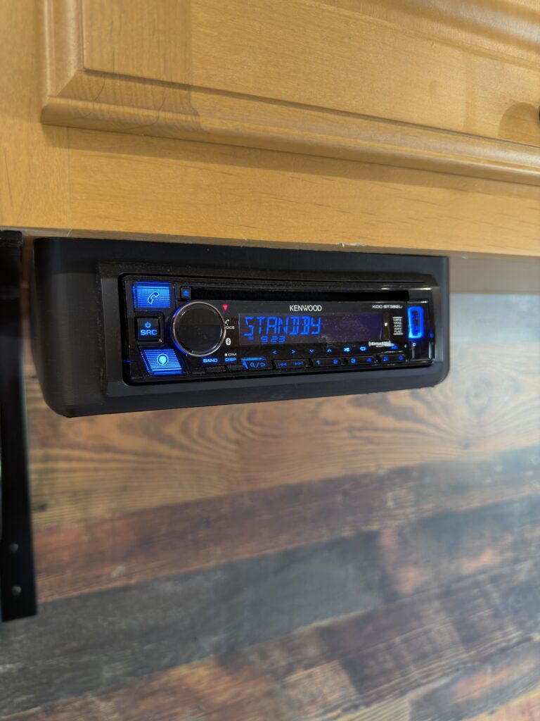 Image of the stereo head unit of Gail Camp #131.