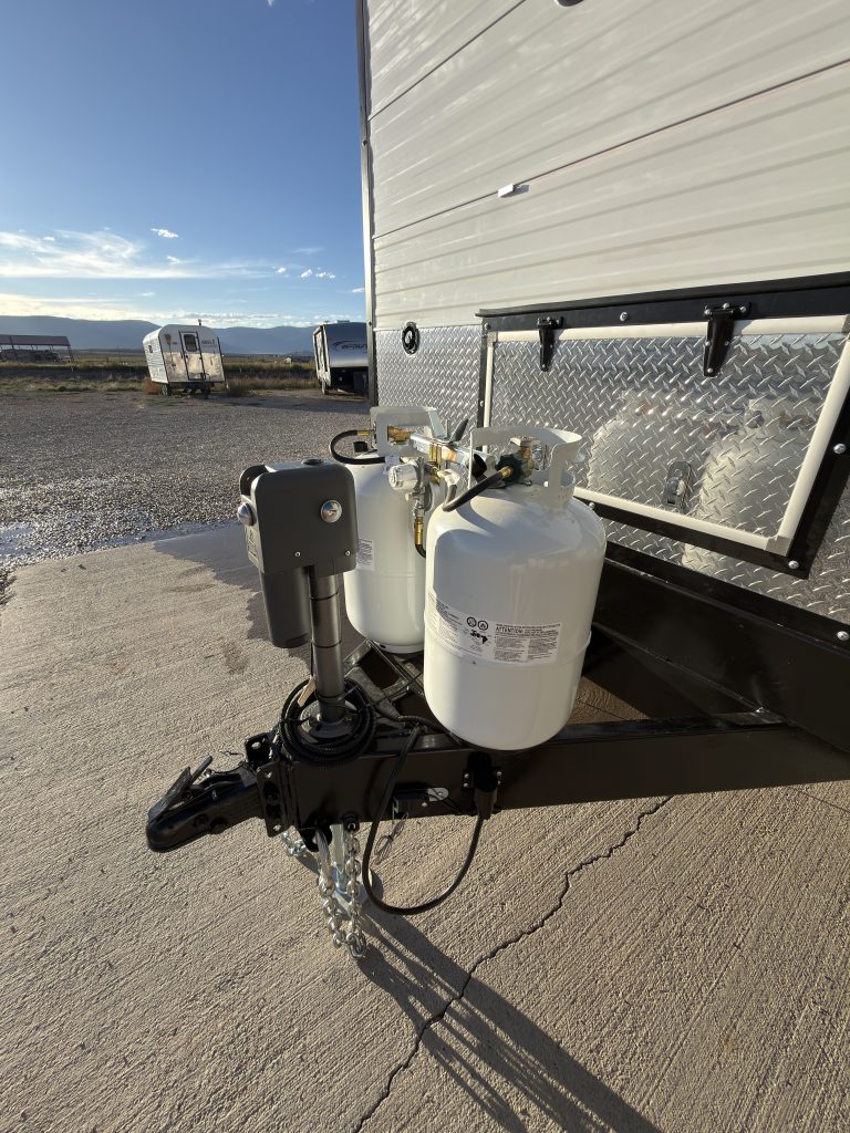 Front towing assembly with the propane cover removed in Keulen Camp #132.